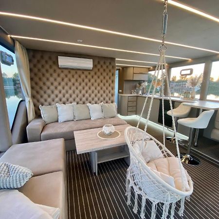 Отель Lieblingsplatz Parey - Schwimmendes Hausboot Экстерьер фото