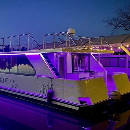 Отель Lieblingsplatz Parey - Schwimmendes Hausboot Экстерьер фото