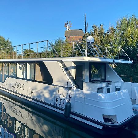 Отель Lieblingsplatz Parey - Schwimmendes Hausboot Экстерьер фото